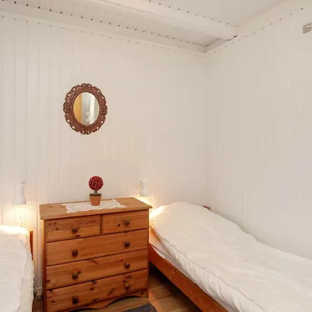 Three-bedroom In 4 بيت للعطل *