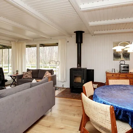 Three-bedroom In 4 * Laeso